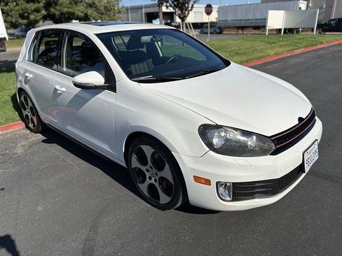 Used 2012 Volkswagen Golf 4-Door FWD image 2