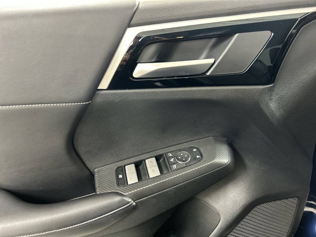 Used 2024 Mitsubishi Outlander SE AWD/4WD image 11