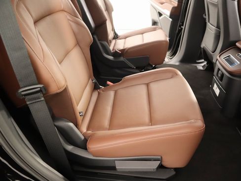 New 2025 Lincoln Navigator Reserve image 16