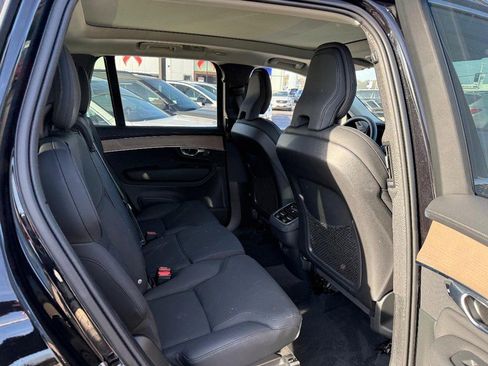 Used 2025 Volvo XC90 B6 Plus image 11