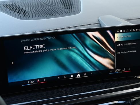 New 2026 BMW X5 xDrive50e w/ M Sport Package image 35