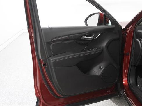 Used 2023 Buick Envision Essence FWD image 4