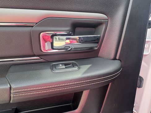 Used 2018 RAM 2500 Laramie w/ Sport Appearance Group AWD/4WD image 15