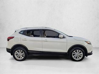 Used 2017 Nissan Rogue Sport SV video 4