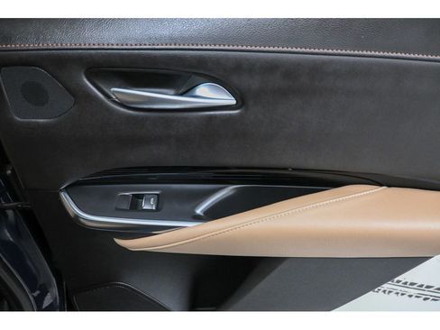 Certified 2024 Cadillac XT4 Luxury w/ Cold Weather Package image 19