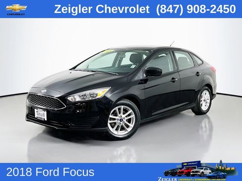 Used 2018 Ford Focus SE FWD image 1