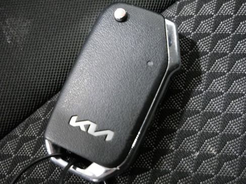 Used 2024 Kia Sportage LX FWD image 28