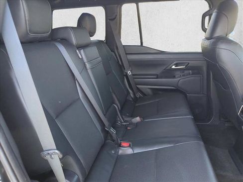 Used 2024 Lexus GX 550 w/ Cold Area Package AWD/4WD image 22