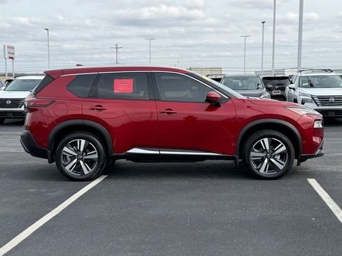 Used 2023 Nissan Rogue SL w/ SL Premium Package image 4