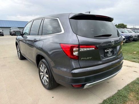 Used 2021 Honda Pilot EX image 4
