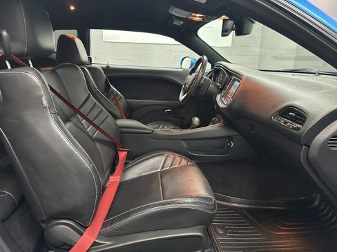 Used 2016 Dodge Challenger SRT Hellcat image 22