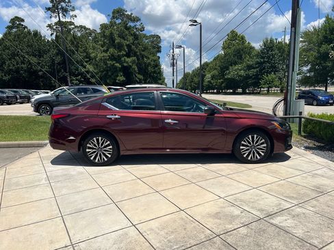 Used 2025 Nissan Altima 2.5 SV FWD image 4