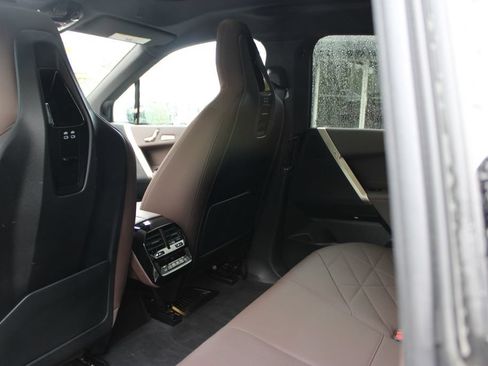 Used 2023 BMW iX xDrive50 w/ Sport Package AWD/4WD image 14