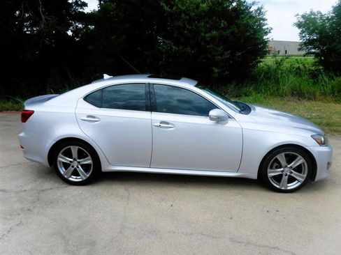 Used 2011 Lexus IS 250 w/ Premium Pkg Value Edition RWD image 4