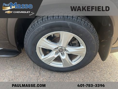 Used 2020 Toyota Highlander L image 21