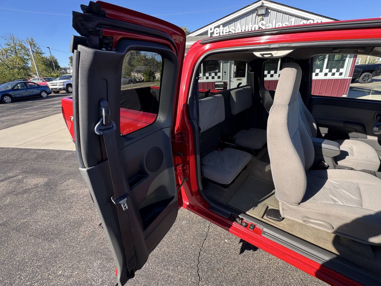 Used 2005 Chevrolet Colorado LS RWD image 32