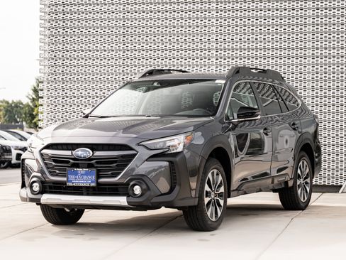 Used 2025 Subaru Outback Limited AWD/4WD image 7