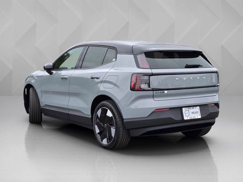 New 2026 Volvo EX30 Plus w/ Protection Package image 4