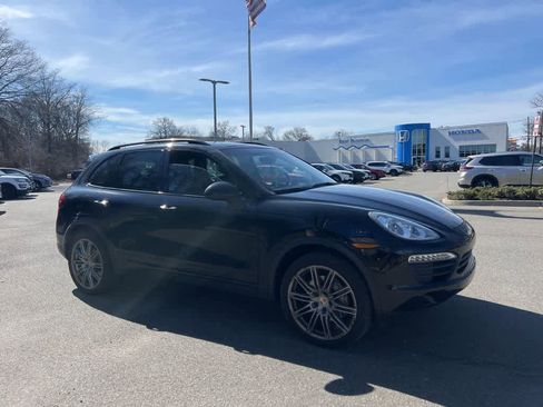 Used 2012 Porsche Cayenne S image 13