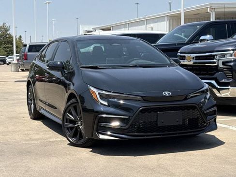 Used 2026 Toyota Corolla XSE FWD image 2