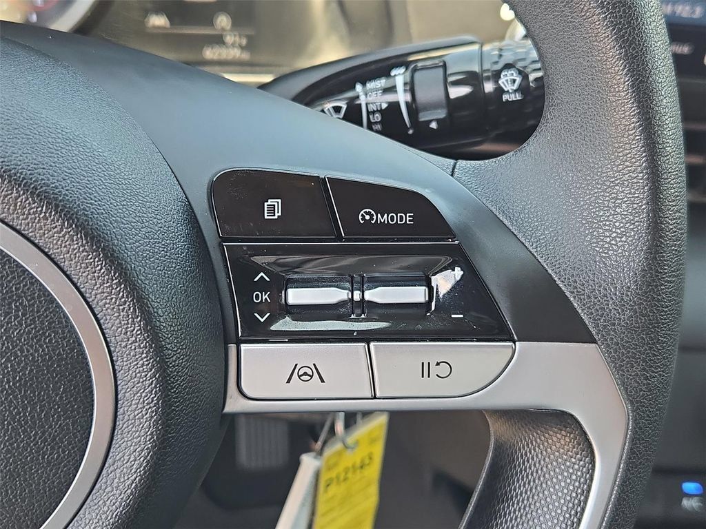 Used 2022 Hyundai Elantra SE w/ Cargo Package FWD image 35