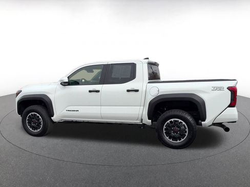 Used 2025 Toyota Tacoma TRD Off-Road image 9