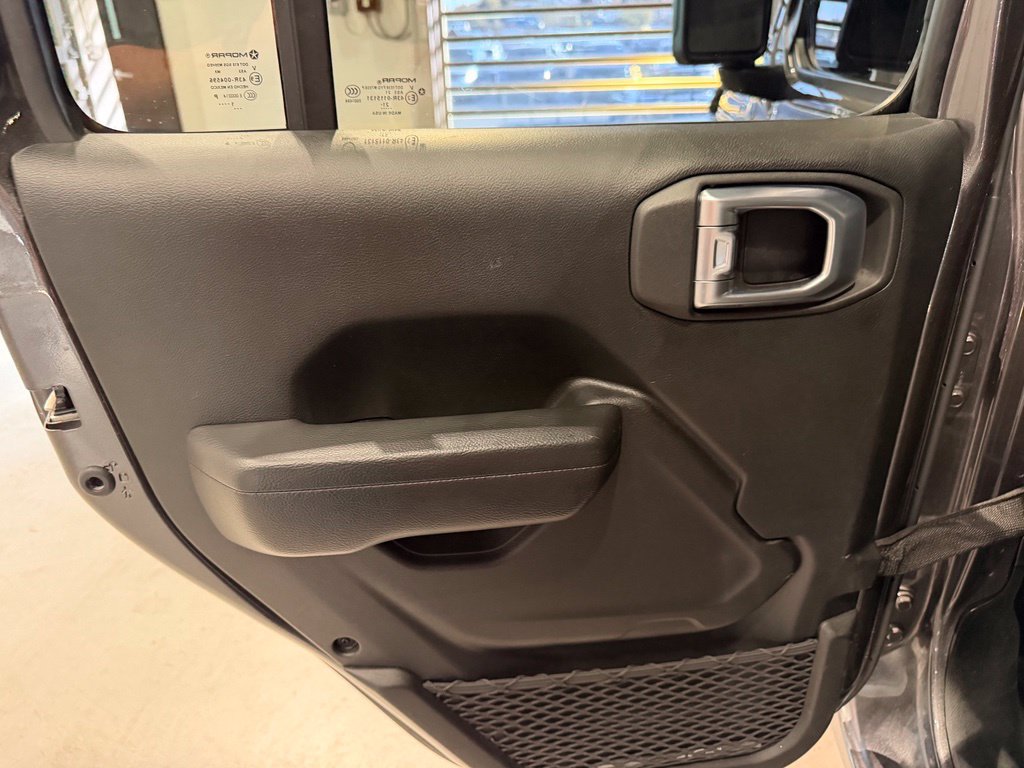 Used 2021 Jeep Wrangler Unlimited Sport AWD/4WD image 31