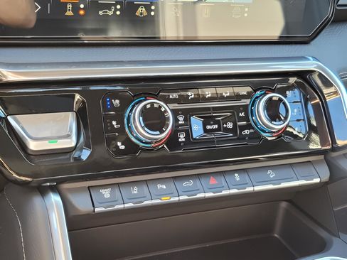 New 2026 GMC Sierra 3500 Denali w/ Technology Package image 29