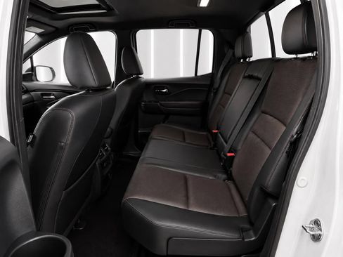 Used 2023 Honda Ridgeline Black Edition image 12