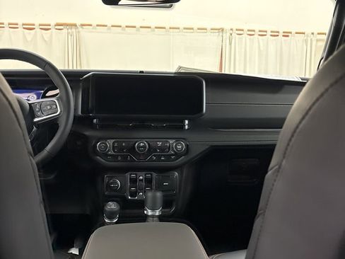 New 2025 Jeep Wrangler Unlimited Sahara AWD/4WD image 21