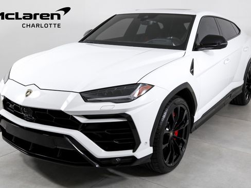 Used 2022 Lamborghini Urus image 1