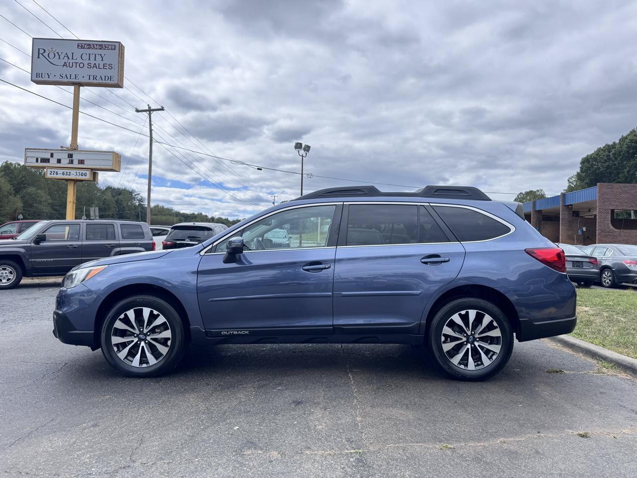 Used 2015 Subaru Outback 2.5i Limited AWD/4WD image 8