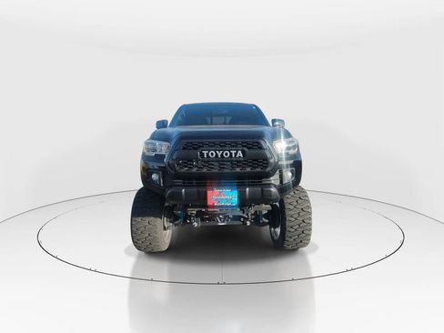 Used 2016 Toyota Tacoma TRD Off-Road w/ Towing Package image 3