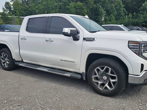 Used 2024 GMC Sierra 1500 SLT w/ SLT Premium Plus Package AWD/4WD image 3