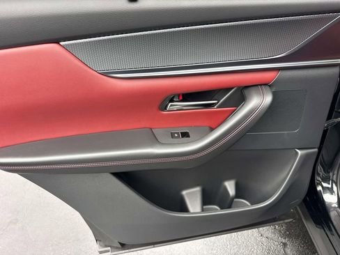 Certified 2025 MAZDA CX-70 3.3 Turbo w/ Premium Plus Pkg image 11