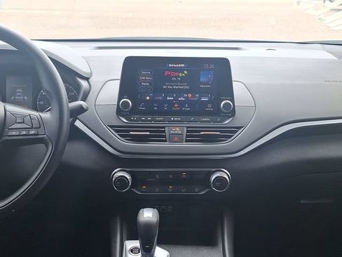 Used 2025 Nissan Altima 2.5 S FWD image 19