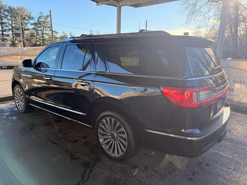 Used 2018 Lincoln Navigator L Reserve w/ Technology Package image 12