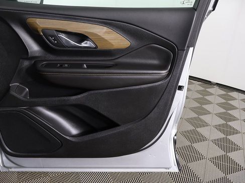 Used 2020 GMC Terrain SLE image 18