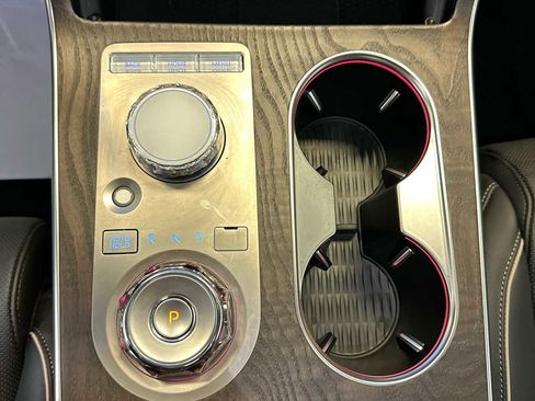 Certified 2025 Genesis GV80 2.5T Prestige image 29