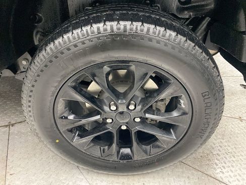 Used 2021 Jeep Wrangler Unlimited Sahara w/ Cold Weather Group AWD/4WD image 10