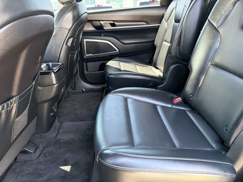 Used 2025 Kia Telluride S AWD/4WD image 24