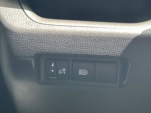 Used 2019 Toyota RAV4 XLE FWD image 27