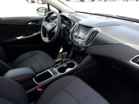 Used 2018 Chevrolet Cruze LT w/ Convenience Package FWD image 35