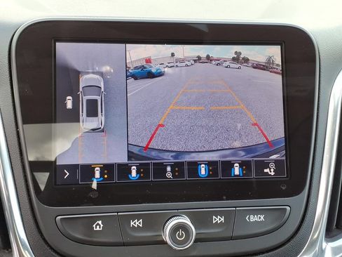 Used 2020 Chevrolet Equinox Premier FWD image 32
