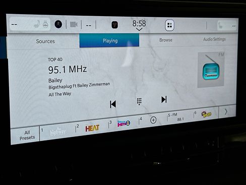 Used 2025 Jeep Wrangler Sahara image 21