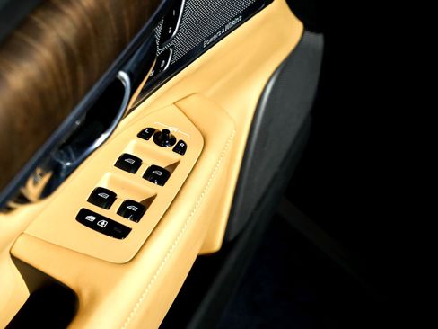 Used 2023 Volvo V90 B6 Cross Country Ultimate image 23