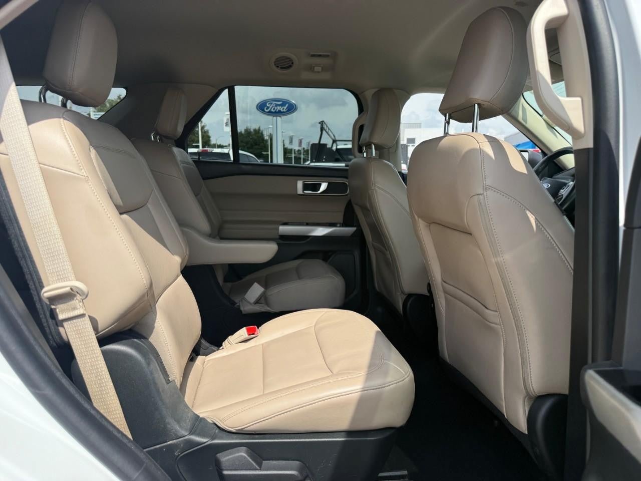 Used 2021 Ford Explorer XLT w/ Equipment Group 202A AWD/4WD image 11