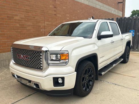 Used 2015 GMC Sierra 1500 Denali w/ Driver Alert Package AWD/4WD image 3