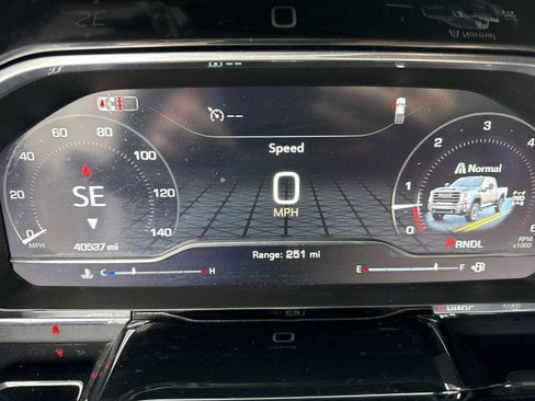 Used 2024 GMC Sierra 3500 SLE w/ SLE Value Package image 10