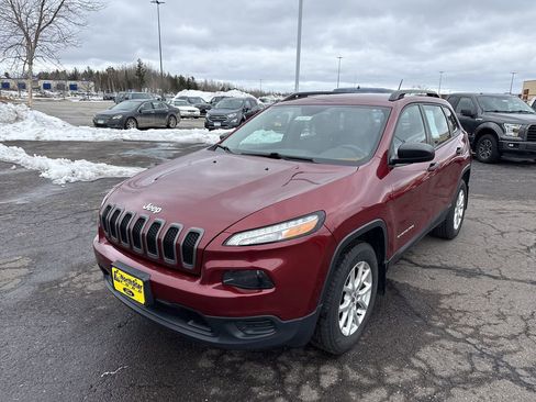 Used 2016 Jeep Cherokee Sport w/ Cold Weather Group AWD/4WD image 2